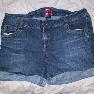 Torrid Denim Cuffed Shorts Size 22